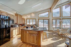 Evans Mountain Lodge