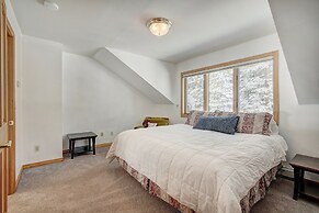 Evans Mountain Lodge