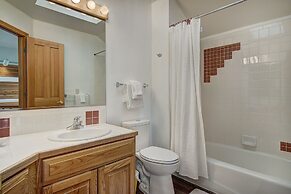 Evans Mountain Lodge