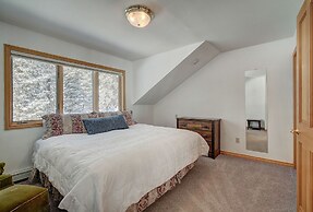 Evans Mountain Lodge