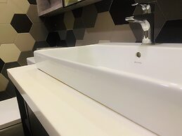 Ceylonz Suites by Roomy