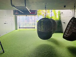 Ceylonz Suites by Roomy