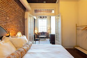 Hotel Cleo, Knoxville Downtown, a Tribute Portfolio Hotel