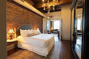 Hotel Cleo, Knoxville Downtown, a Tribute Portfolio Hotel