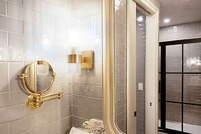 Hotel Cleo, Knoxville Downtown, a Tribute Portfolio Hotel