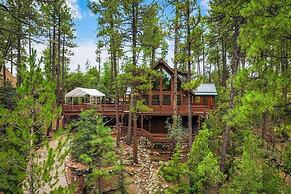 Furnished Deck + Forest Views: Pine Retreat!