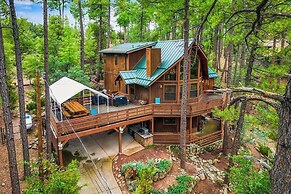 Furnished Deck + Forest Views: Pine Retreat!