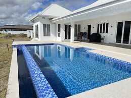 Lake Side Deluxe Villa