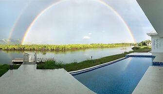 Lake Side Deluxe Villa