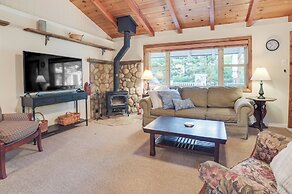 Roscommon Cottage - Walk to Higgins Lake!