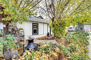 Charming Ellensburg Cottage w/ Private Outdoor Bar