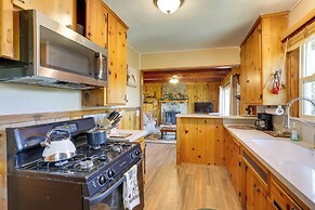 Crestline Cabin: Close to Lake Arrowhead & Skiing