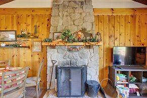 Crestline Cabin: Close to Lake Arrowhead & Skiing