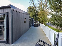 18 Woodlands Retreat