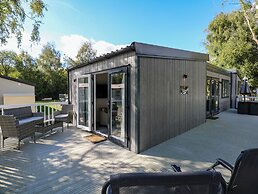 18 Woodlands Retreat