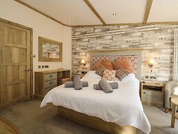 18 Woodlands Retreat