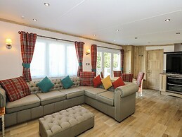 18 Woodlands Retreat