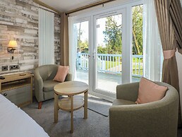 18 Woodlands Retreat