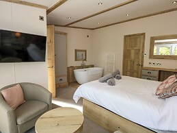 18 Woodlands Retreat