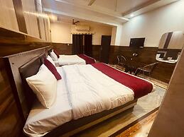 Hotel Alpine By The Golden Taj Group