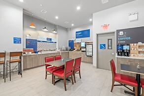 Holiday Inn Express And Suites Bronx NYC by IHG