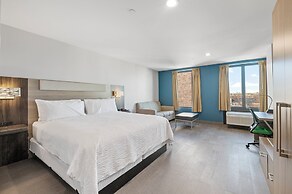 Holiday Inn Express And Suites Bronx NYC by IHG