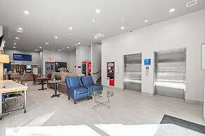 Holiday Inn Express And Suites Bronx NYC by IHG