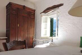 The Old House Guest House - Collection Villas