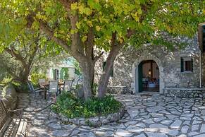 The Old House Guest House - Collection Villas