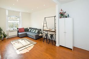 Charming 2-bed Apartment in London