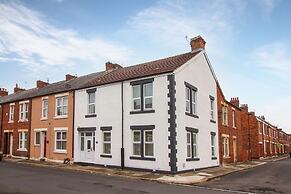 Immaculate 6-bed House in Newcastle