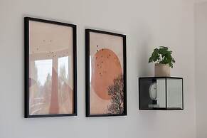 Symboliczna Apartment Warsaw by Renters