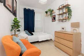 Symboliczna Apartment Warsaw by Renters