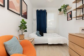 Symboliczna Apartment Warsaw by Renters