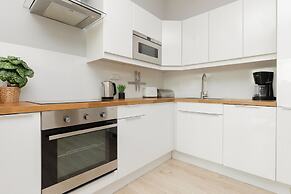 Symboliczna Apartment Warsaw by Renters
