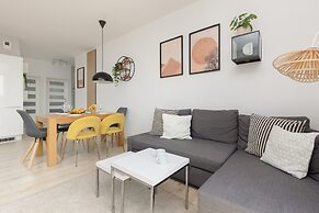 Symboliczna Apartment Warsaw by Renters