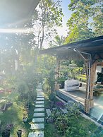 Jardin De Ysabelle and Hobbiton Cafe