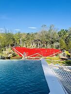 Jardin De Ysabelle and Hobbiton Cafe