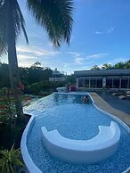 Jardin De Ysabelle and Hobbiton Cafe