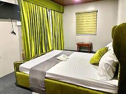 Jardin De Ysabelle and Hobbiton Cafe