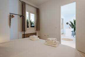 Eva Recommends Castellar Pool & Terrace