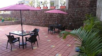 Hotel Strawberry Inn