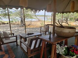 Makubi Safari Camp by Isyankisu