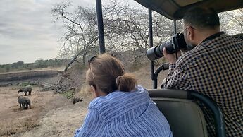 Makubi Safari Camp by Isyankisu