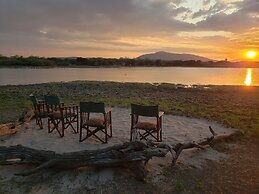 Makubi Safari Camp by Isyankisu