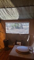 Makubi Safari Camp by Isyankisu