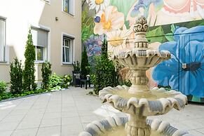 Secret Garden Apartment by Renters