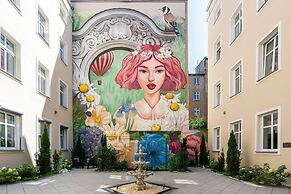 Secret Garden Apartment by Renters