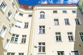 Secret Garden Apartment by Renters