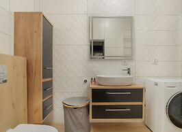 Secret Garden Apartment by Renters